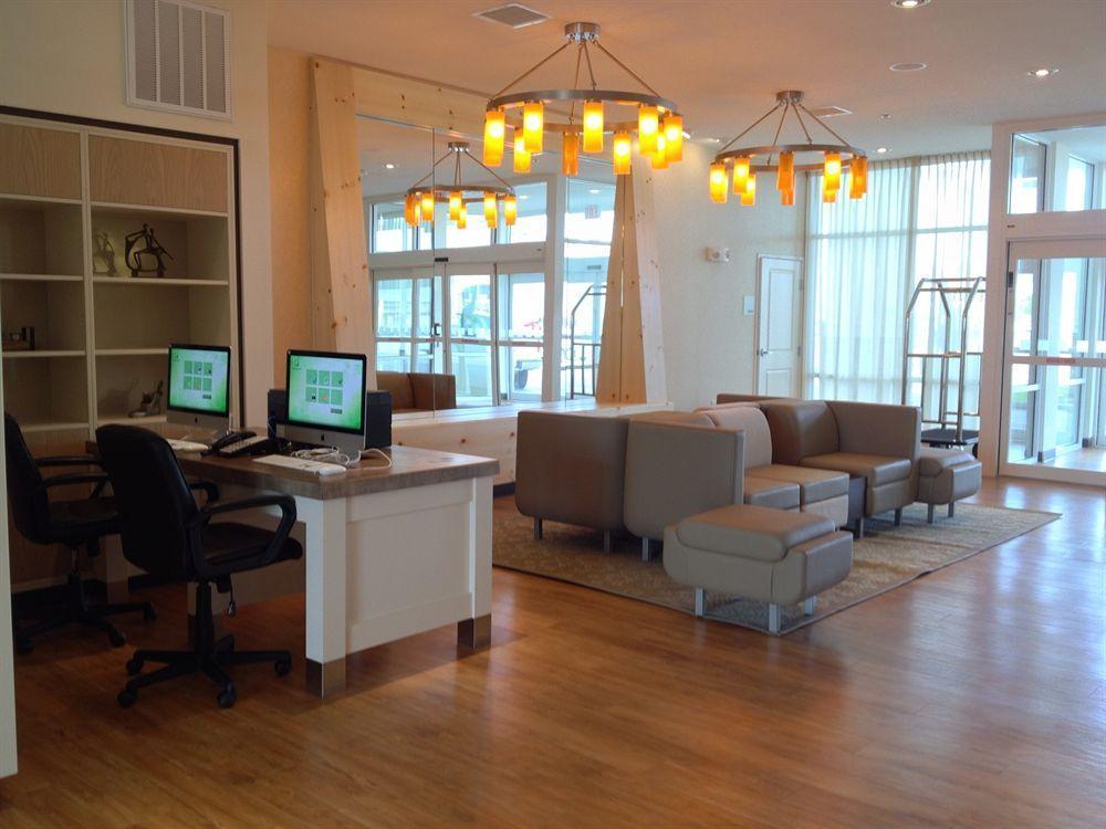 By Ihg Roswell