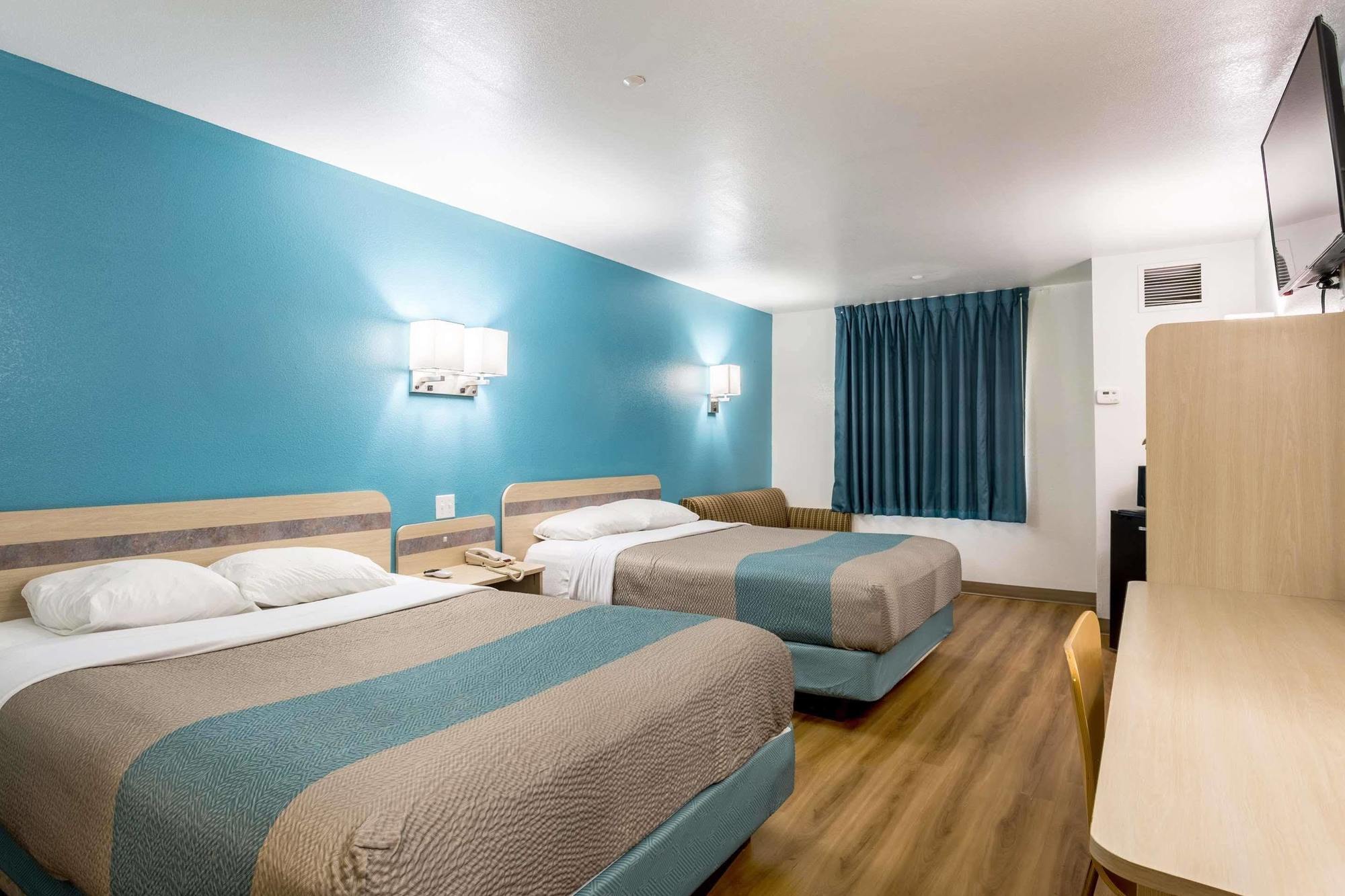 Hotel By Ihg